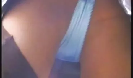 Małe piersi amatorskie kochanie piękne jezioro darmowy sex online
