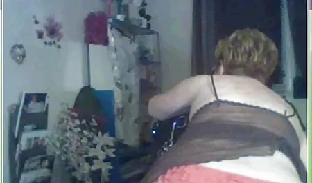 Inne sex kamerki na żywo polskie kobiety i zabawy lesbijek-01